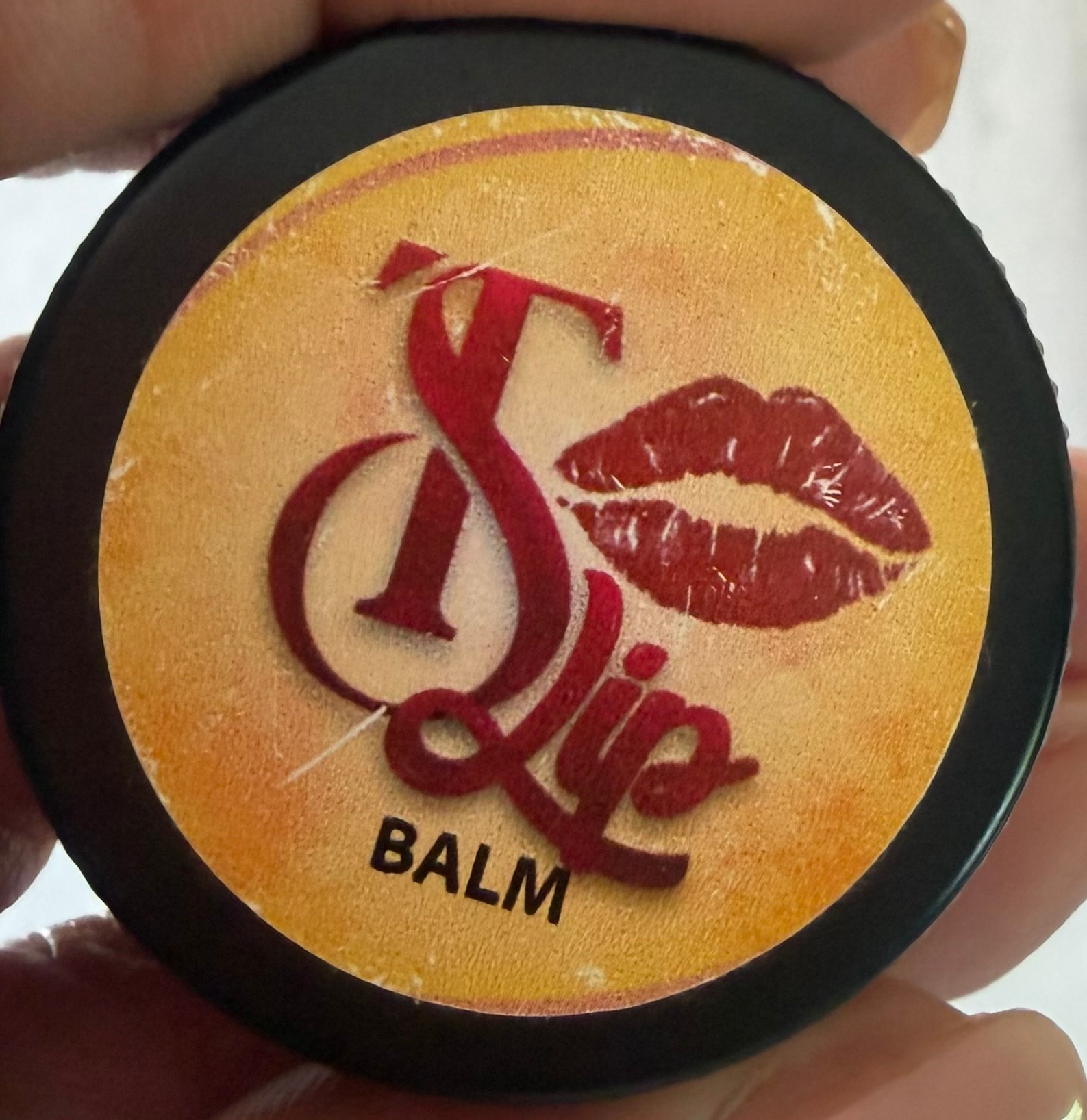 T’s lip balm on